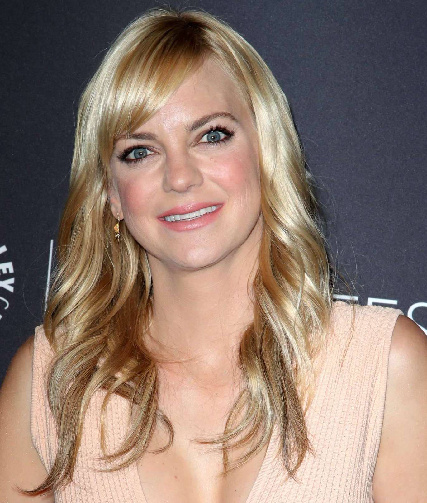 The Paley Center For Media Anna Faris Wallpaper