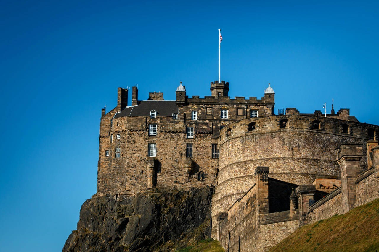 The Union Flag At Edinburgh Castle Wallpaper