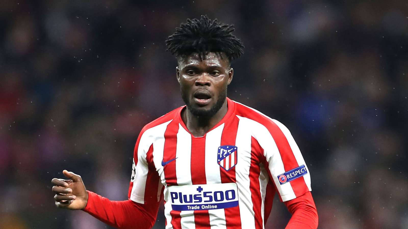 Thomas Partey Raising A Hand Wallpaper