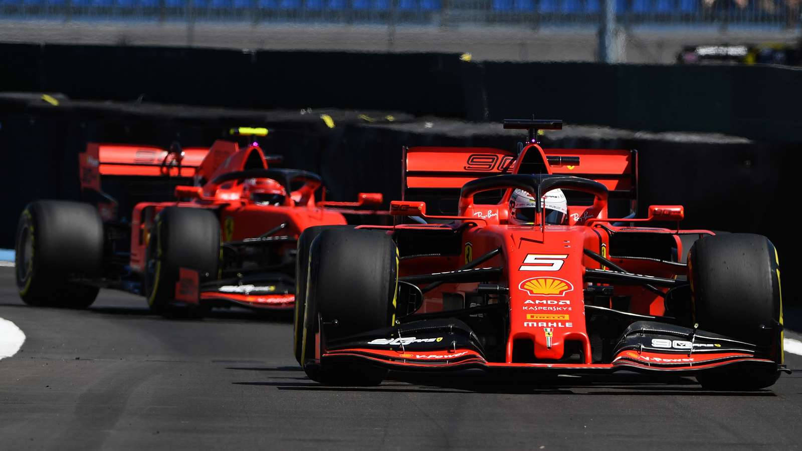 Thrilling Speed - Formula 1 Race 2019 Wallpaper