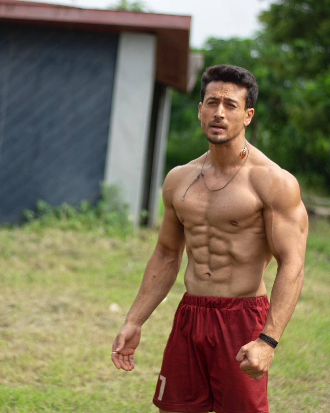 Tiger Shroff Body Outdoor Photoshoot Wallpaper