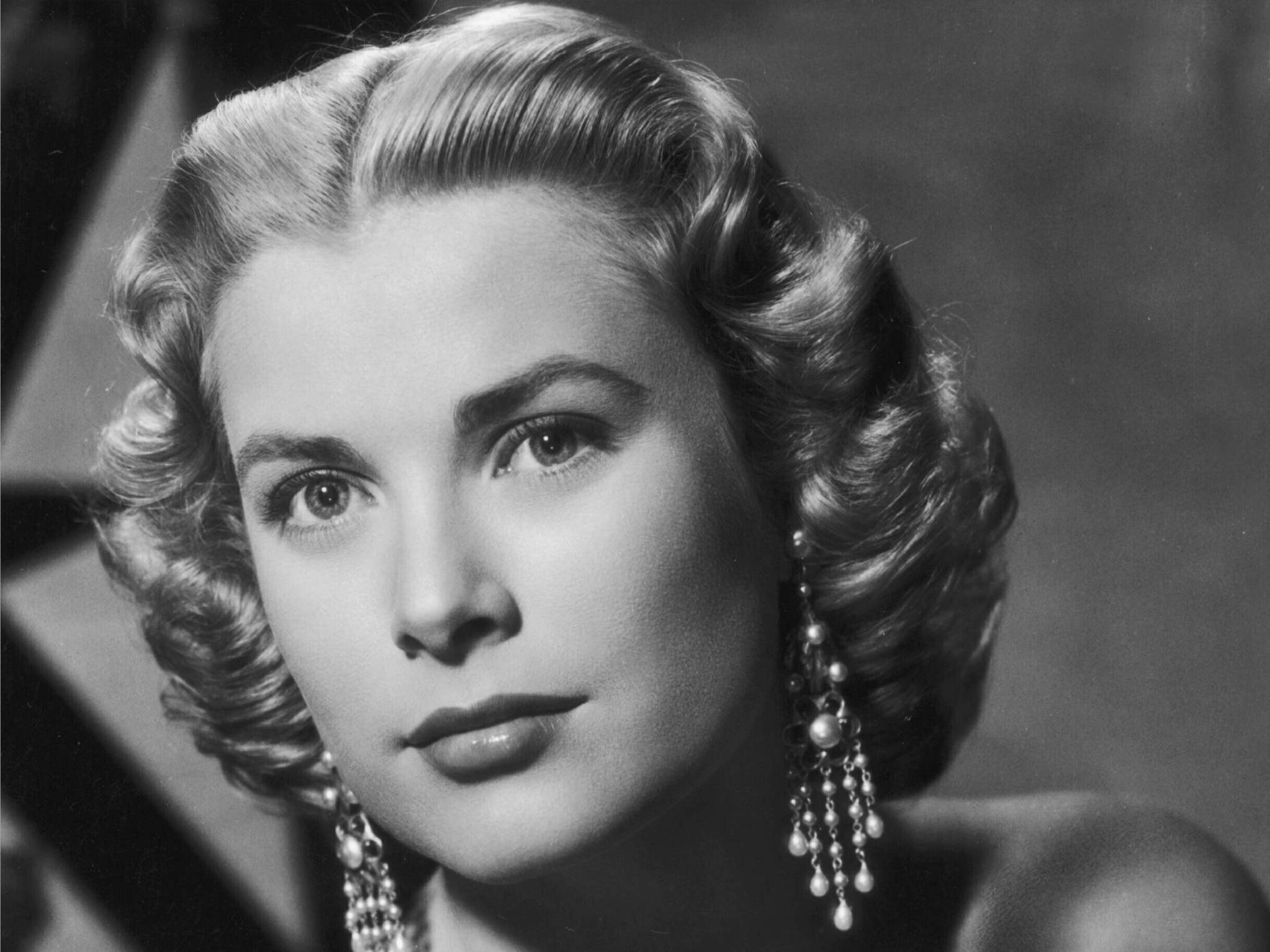 Timeless Elegance Of Grace Kelly Wallpaper