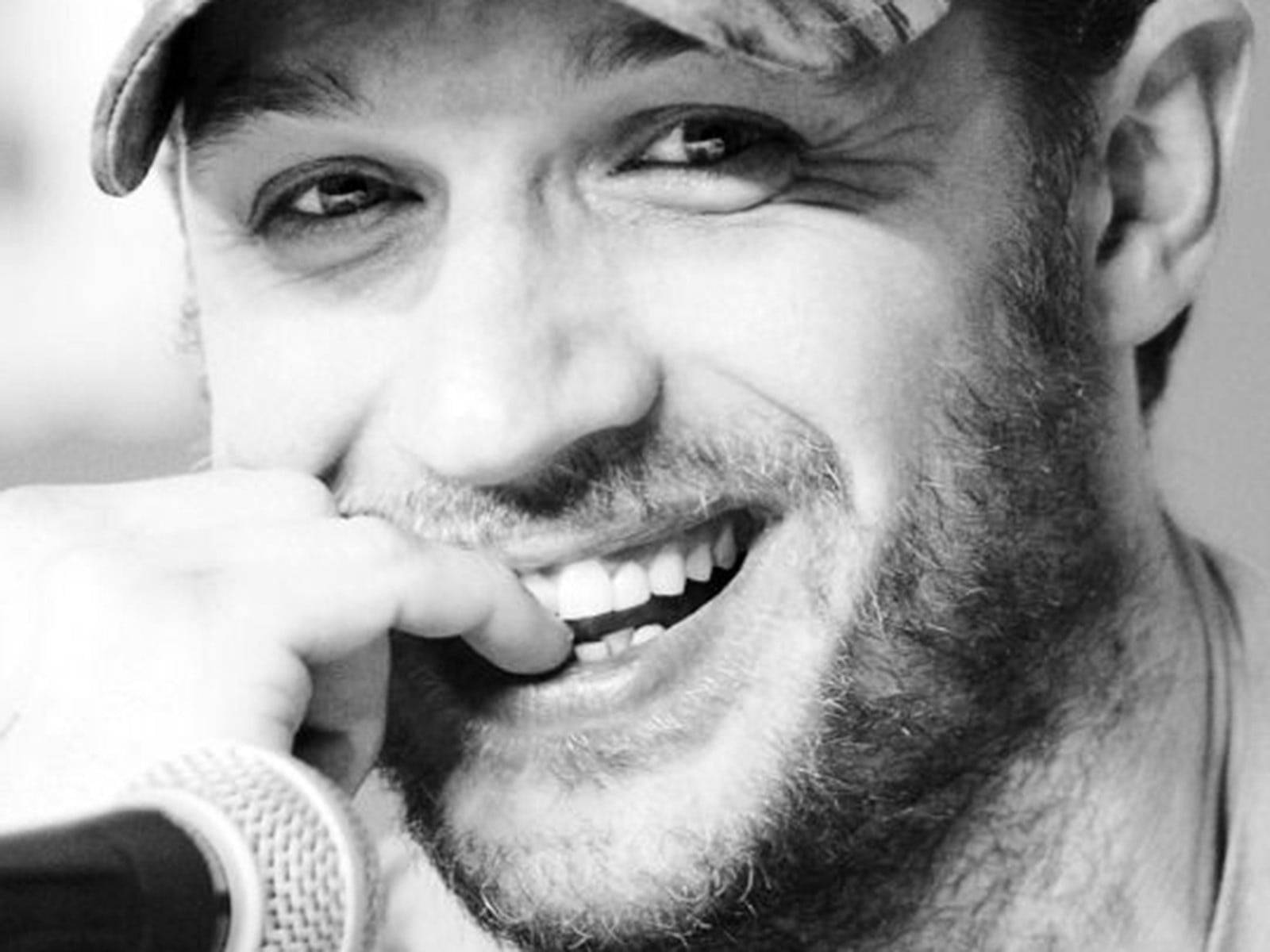 Tom Hardy Nail Biting Wallpaper