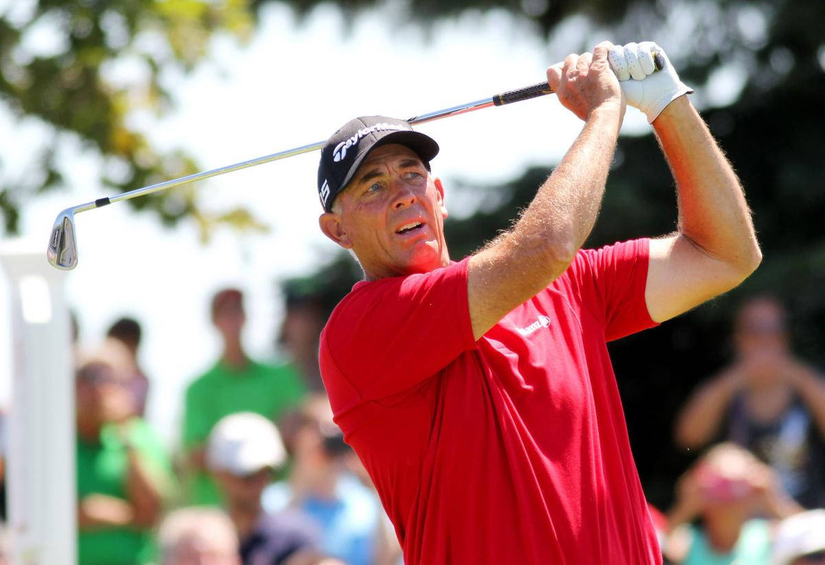 Tom Lehman Swinging In Daylight Wallpaper