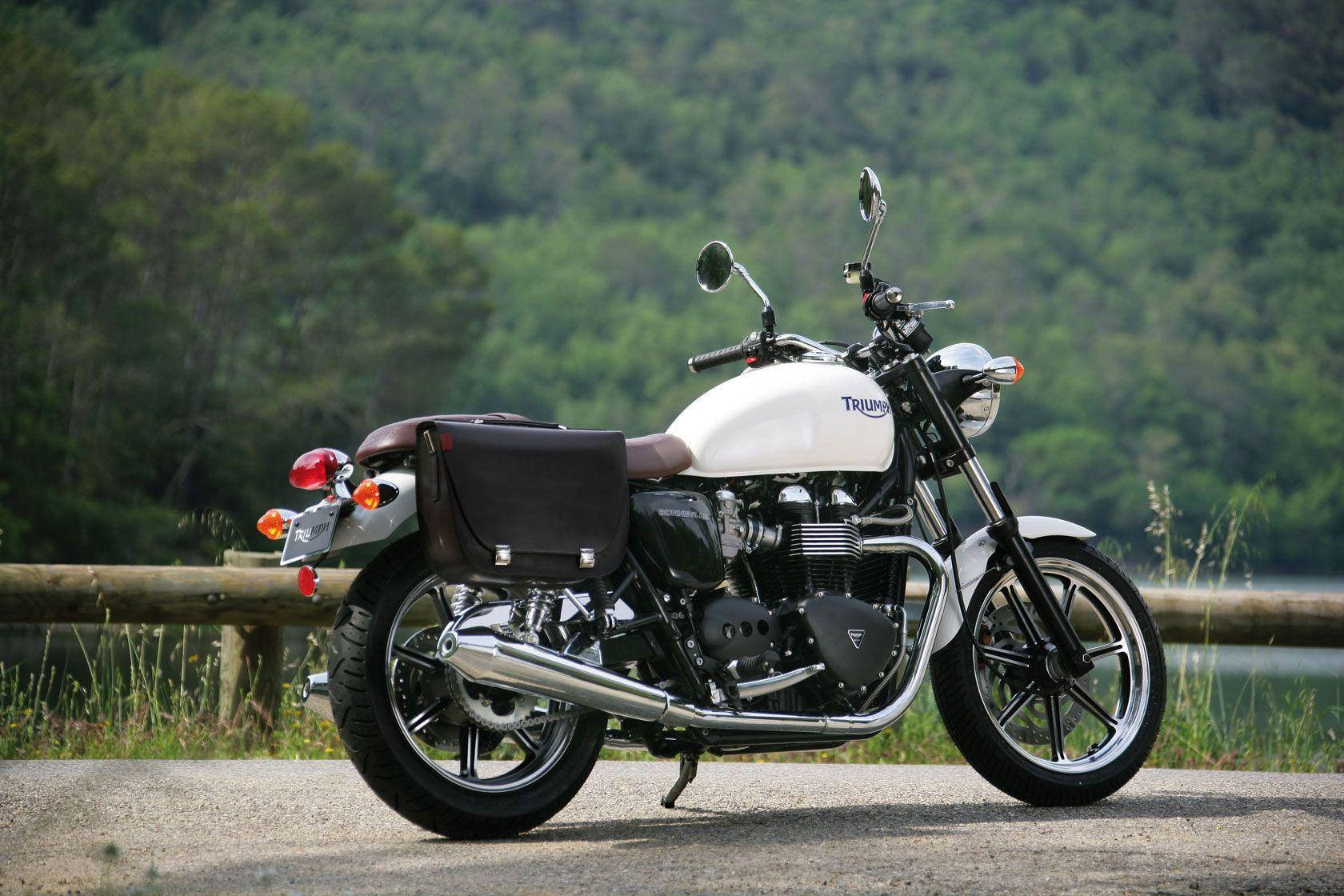 Triumph Bonneville 2009 White Wallpaper