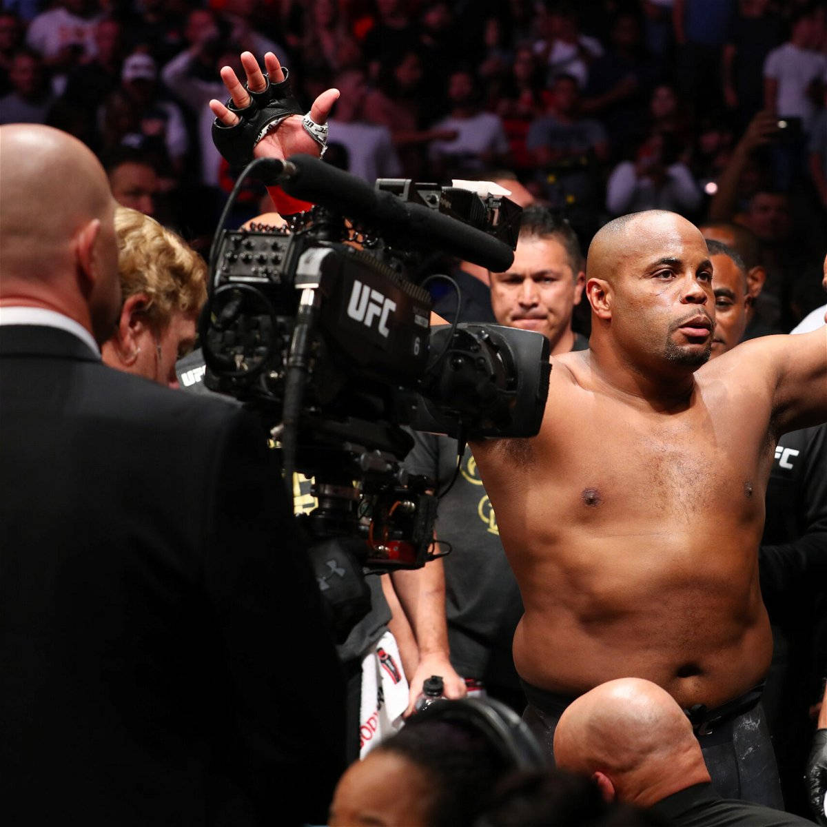 Ufc Heavyweight Title Daniel Cormier Wallpaper