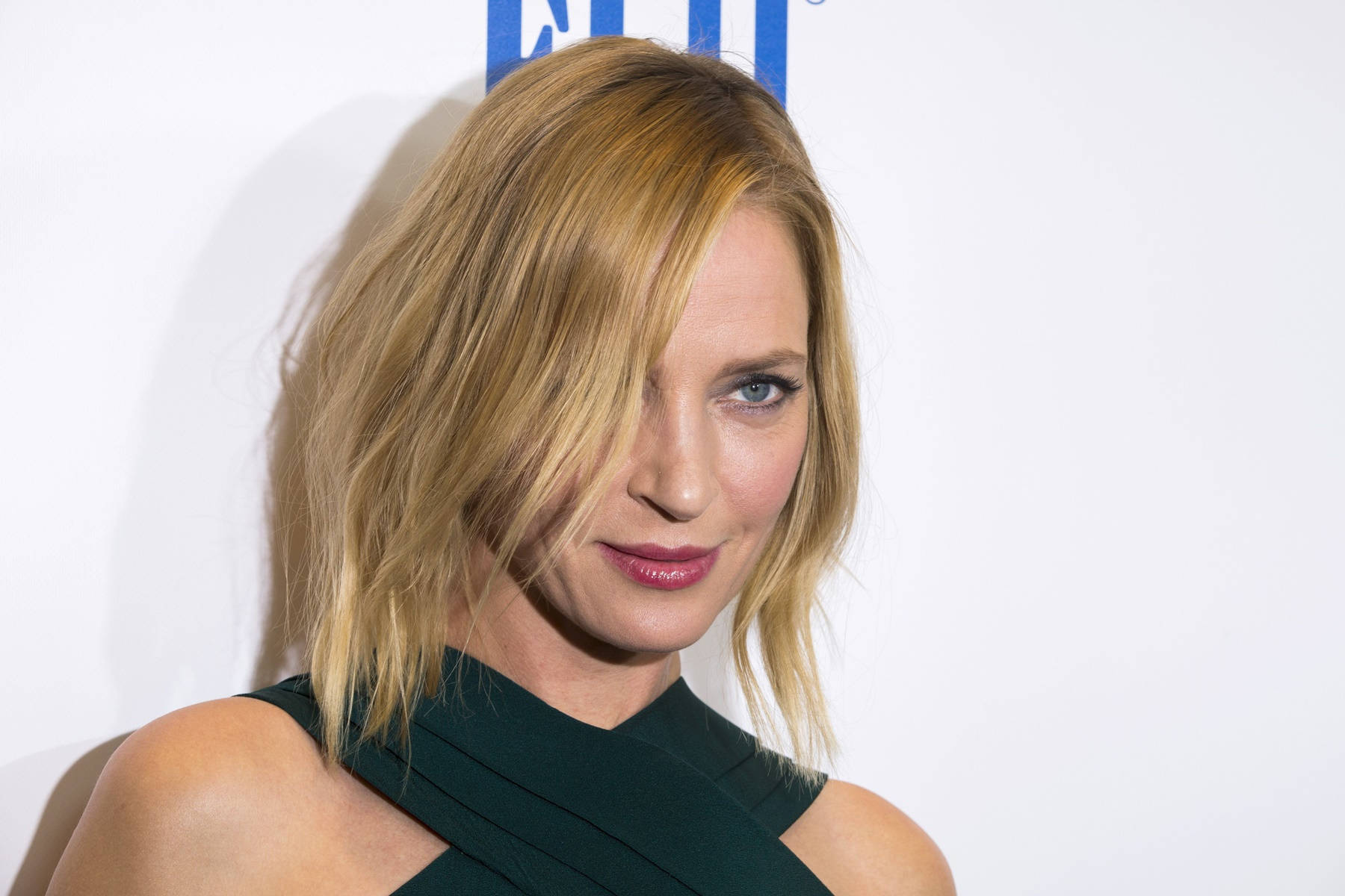 Uma Thurman Red Carpet Photo Wallpaper