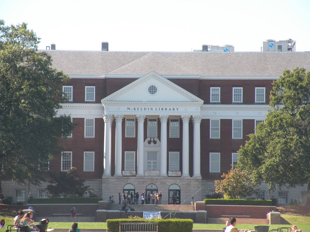 University Of Maryland Library Light Crowd Wallpaper