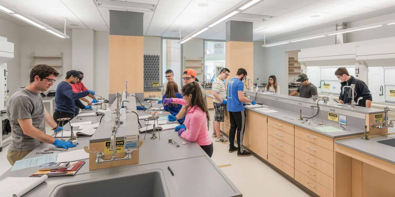 University Of Massachusetts Chemistry Lab Wallpaper