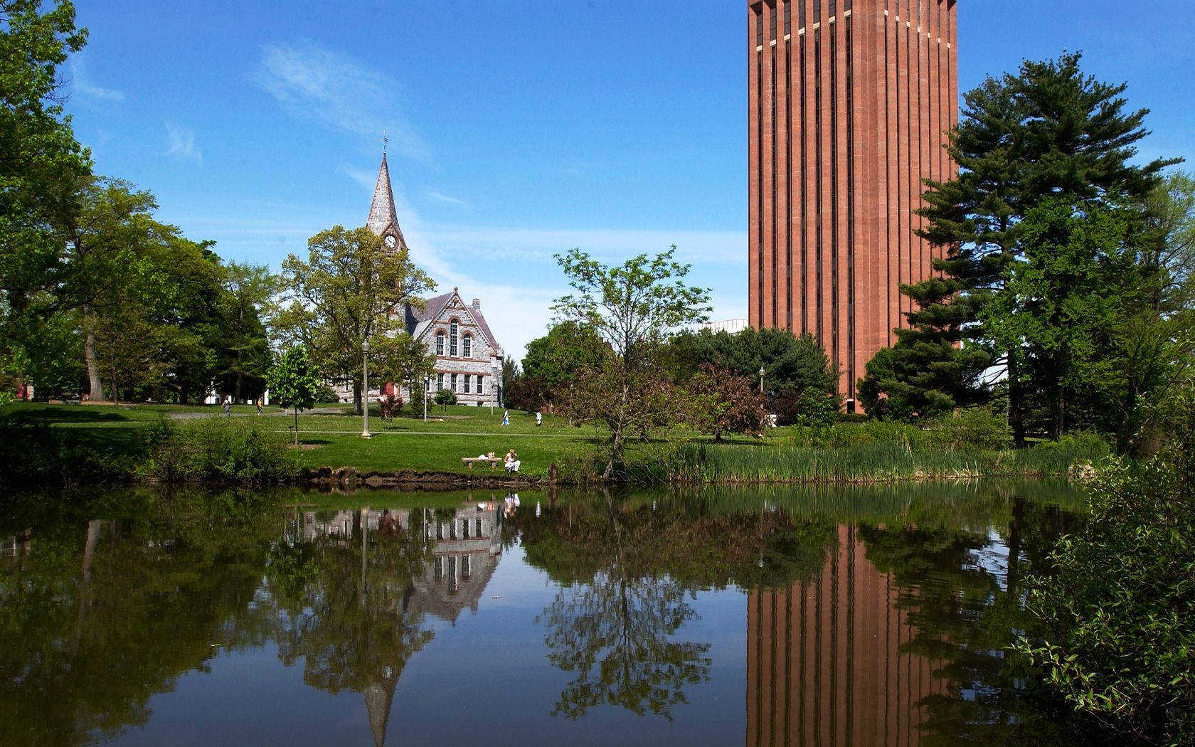 University Of Massachusetts Pond And Libraries Wallpaper