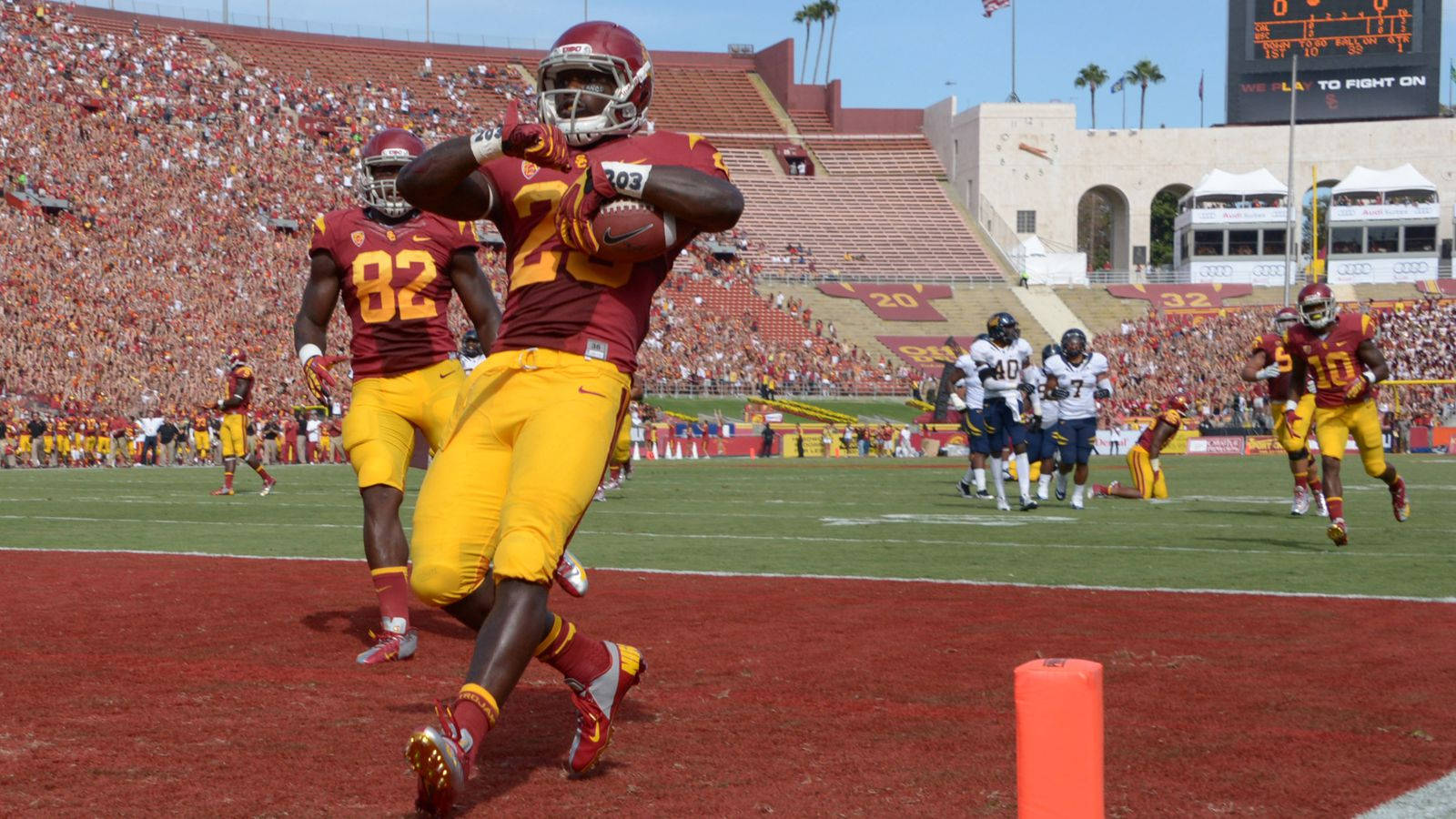 Usc Football Player Celebration Wallpaper