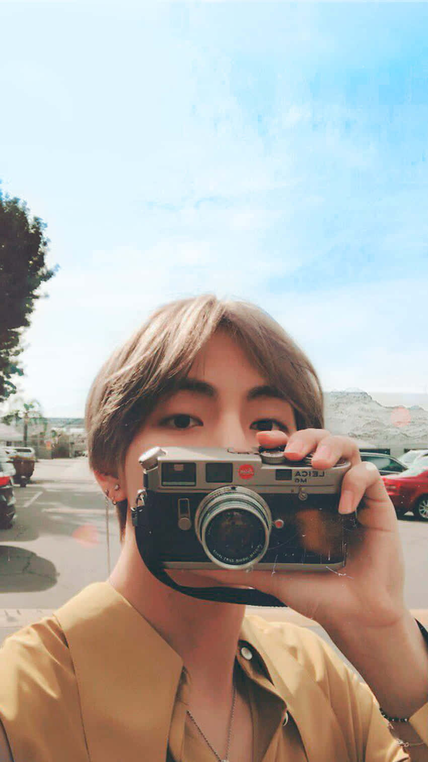 V Bts Phone And His Camera Wallpaper