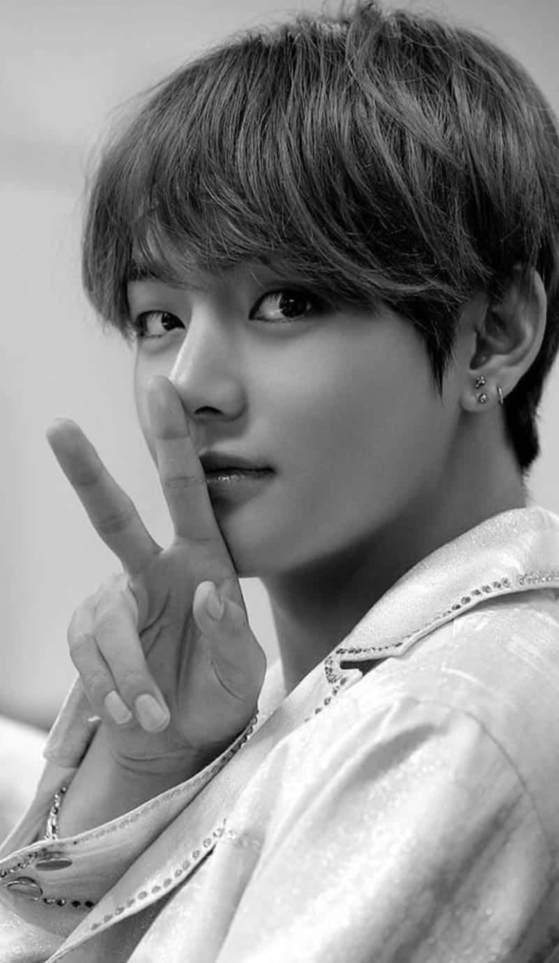 V Bts Phone In Gray Scale Wallpaper