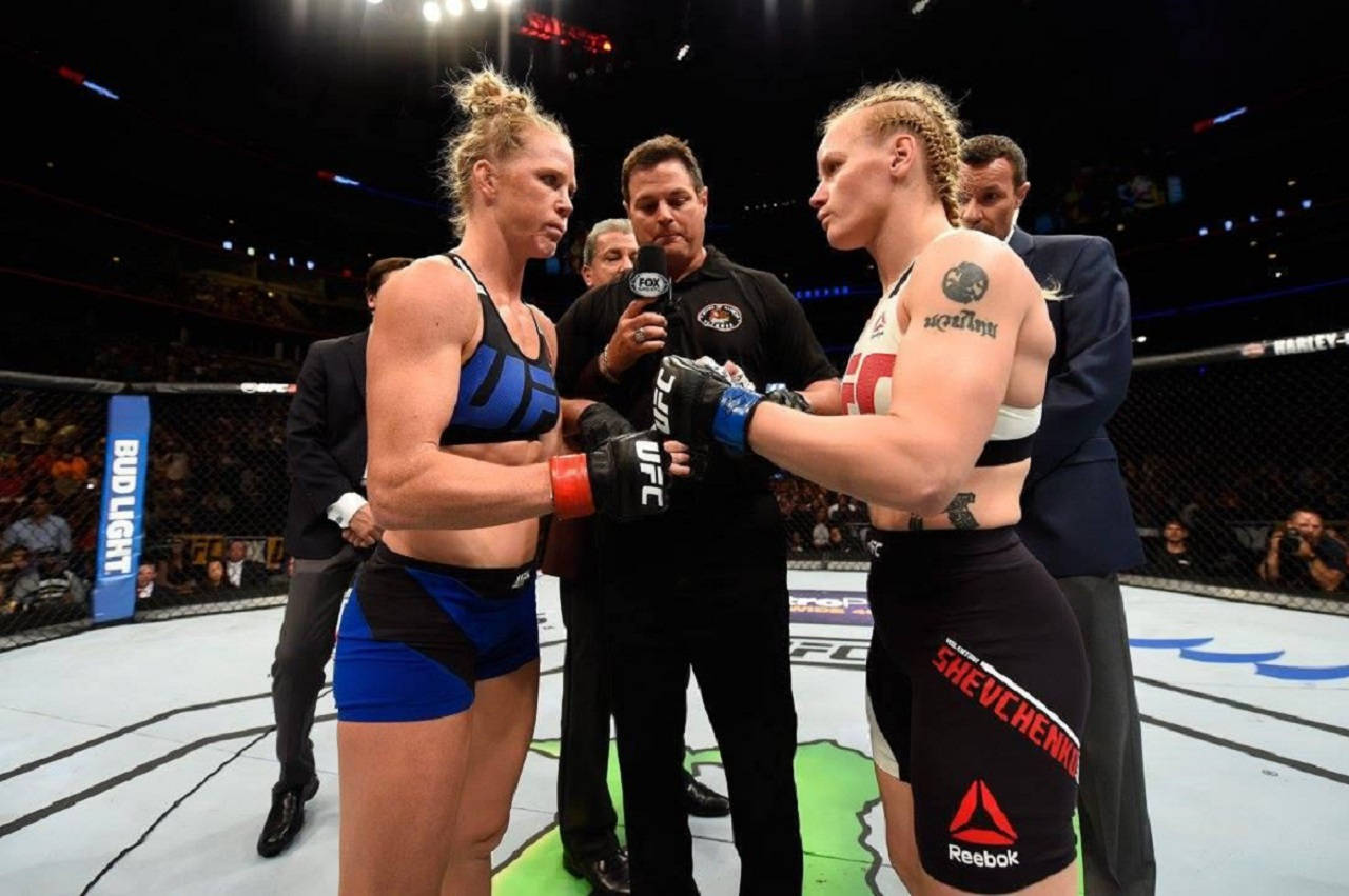 Valentina Shevchenko Holly Holm Touch Gloves Wallpaper