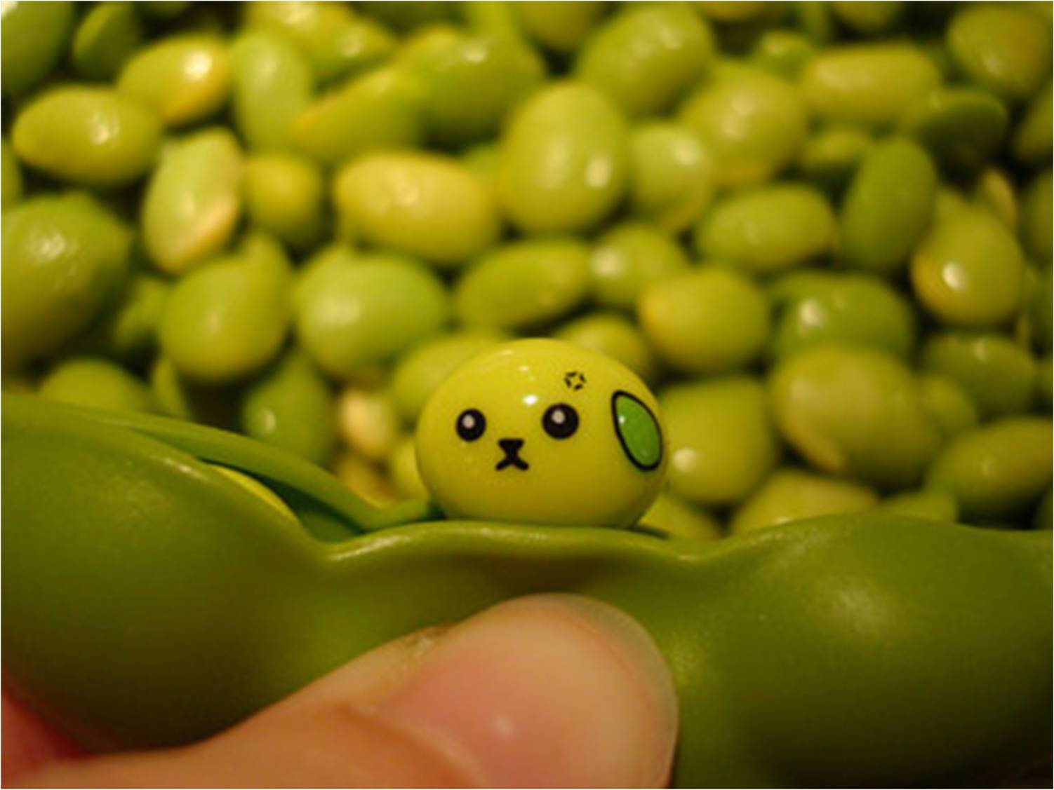 Vibrant, Appetizing Kawaii Edamame Beans Wallpaper