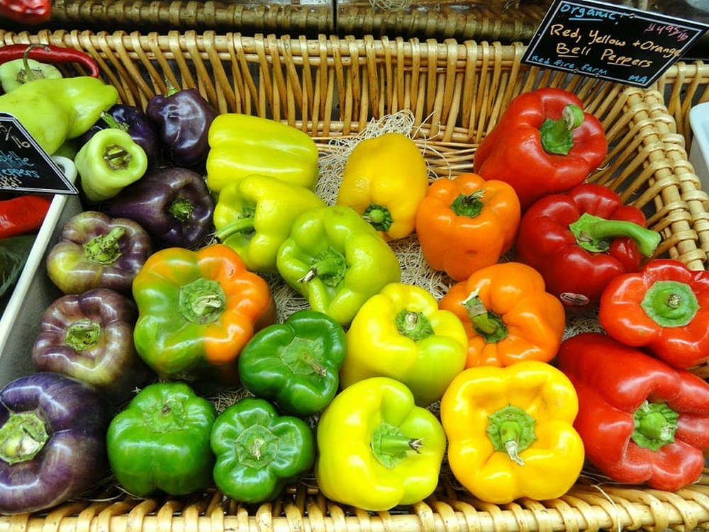 Vibrant Array Of Fresh Bell Peppers Wallpaper