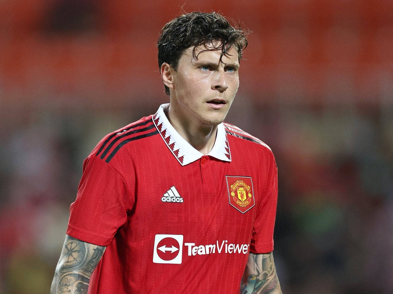 Victor Lindelof Manchester United Red Kit Wallpaper