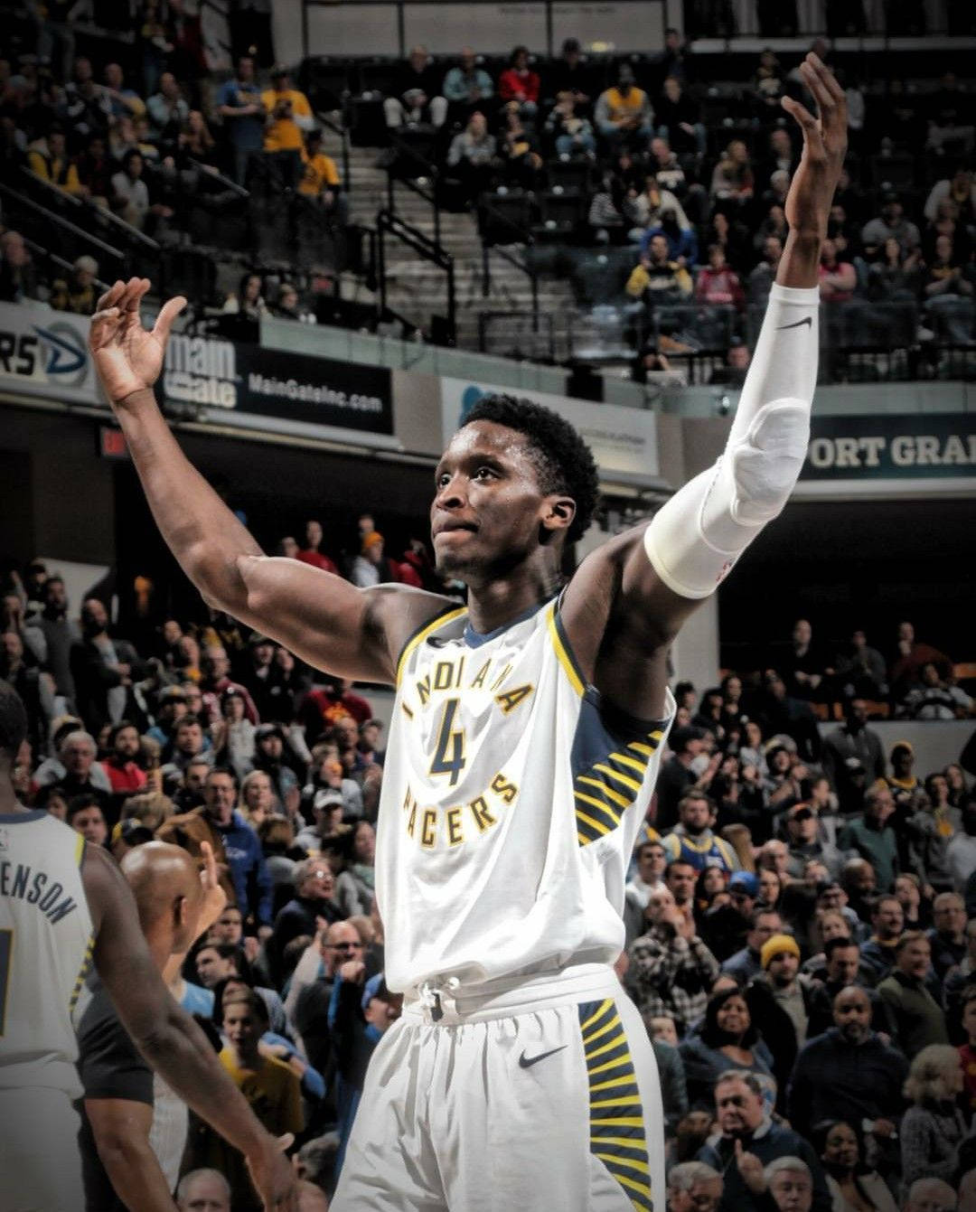 Victor Oladipo While Raising Both Hands Wallpaper