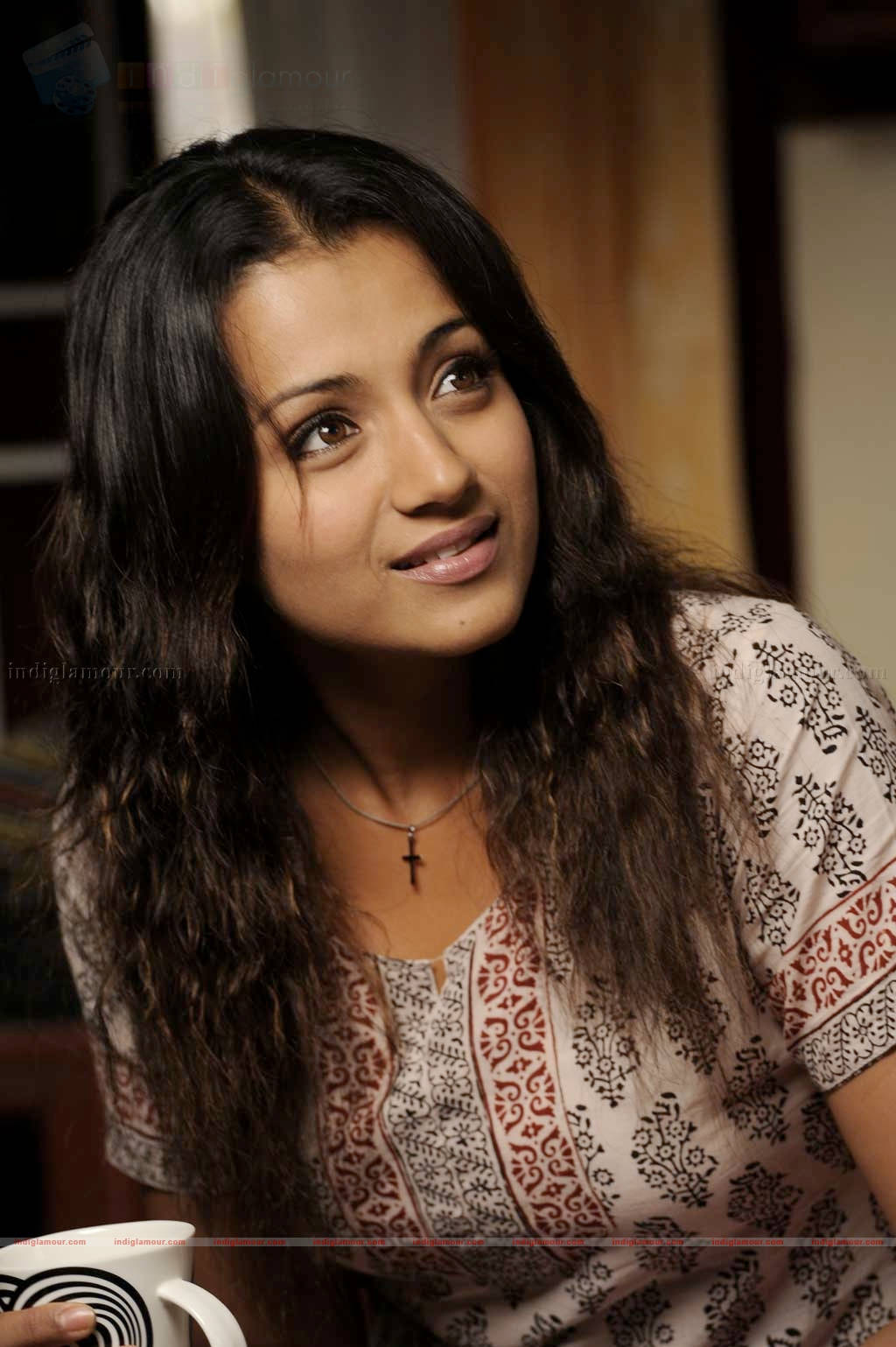 Vinnaithandi Varuvaya Hd Trisha Smile Wallpaper