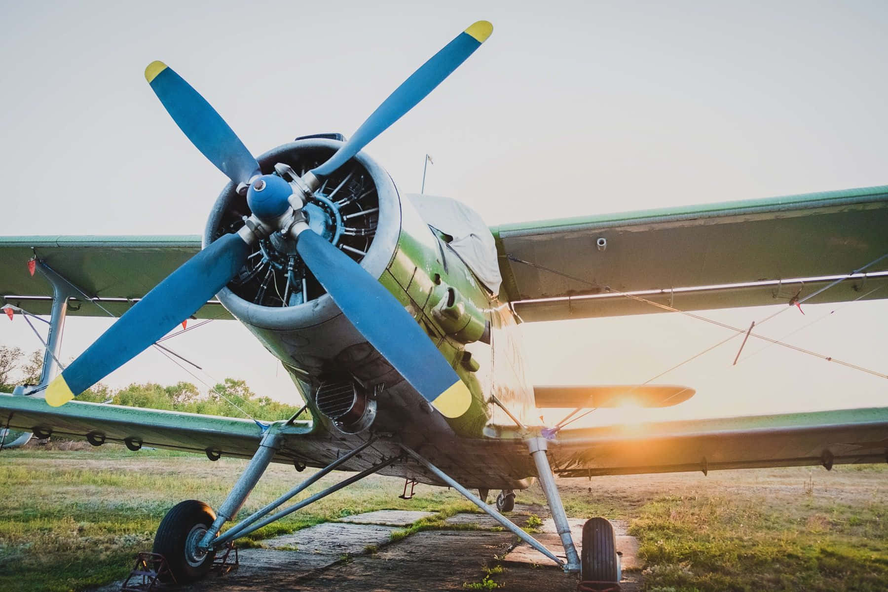 Vintage Antonov An-2 Small Airplane Wallpaper