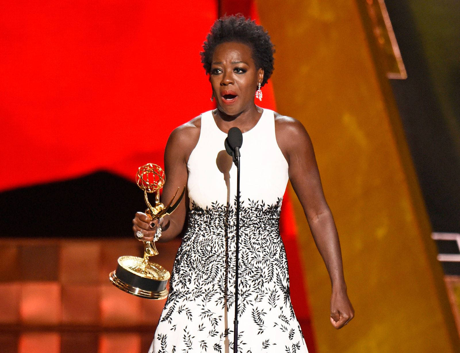 Viola Davis Oscar Awards Acceptance Wallpaper