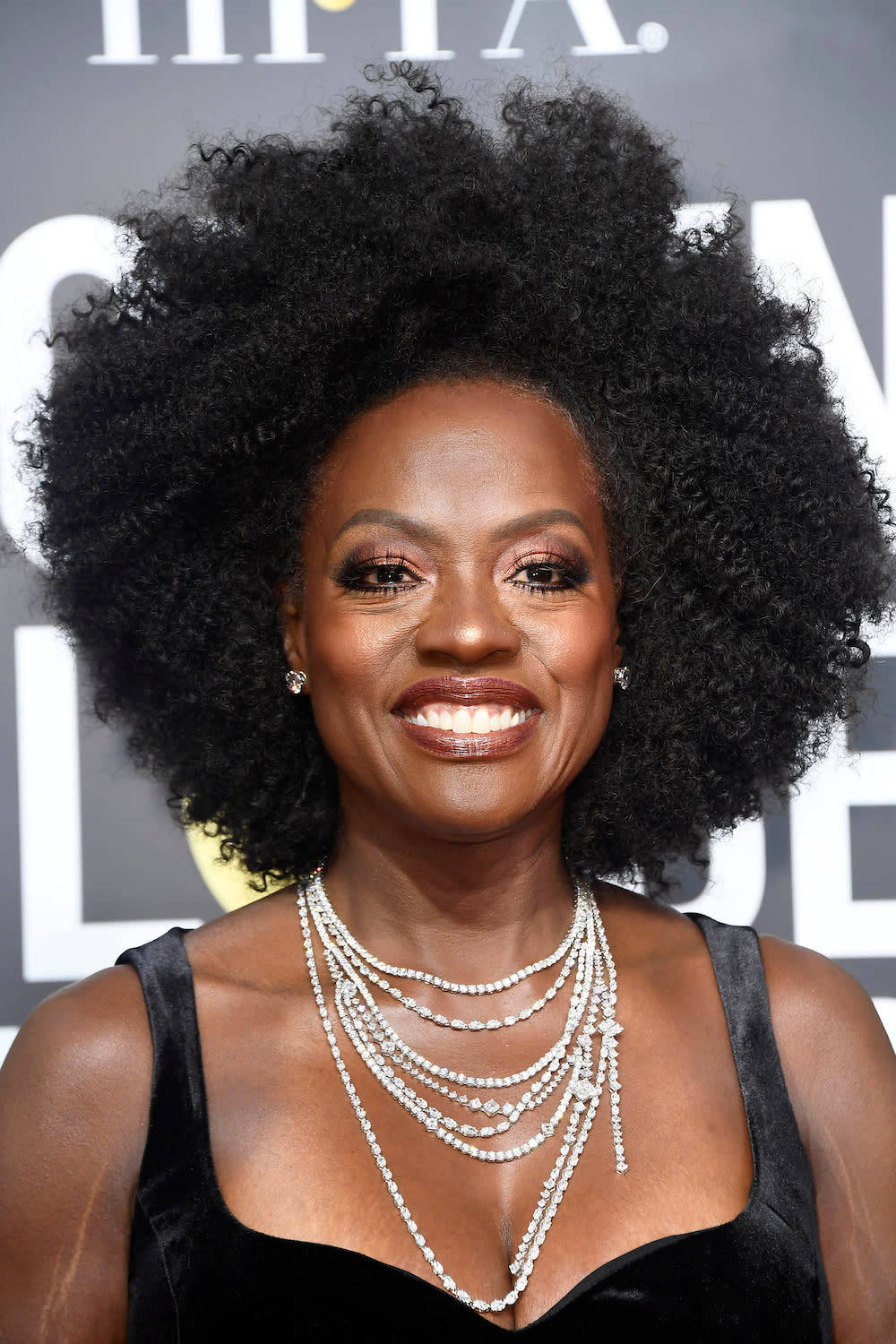 Viola Davis Radiates Elegance In A Stunning Black Gown Wallpaper