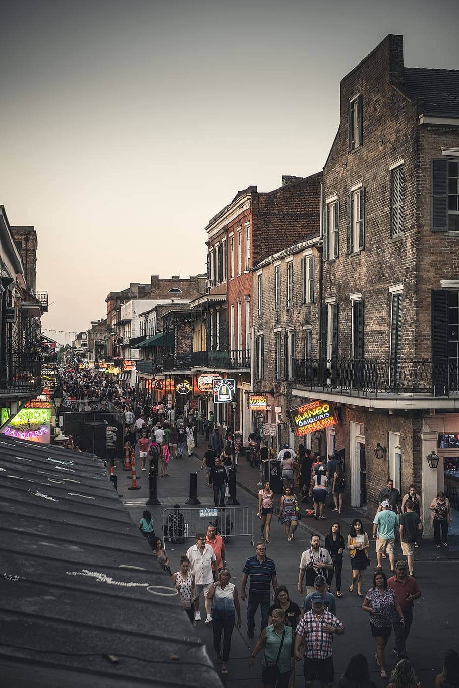 Walking Through New Orleans Wallpaper