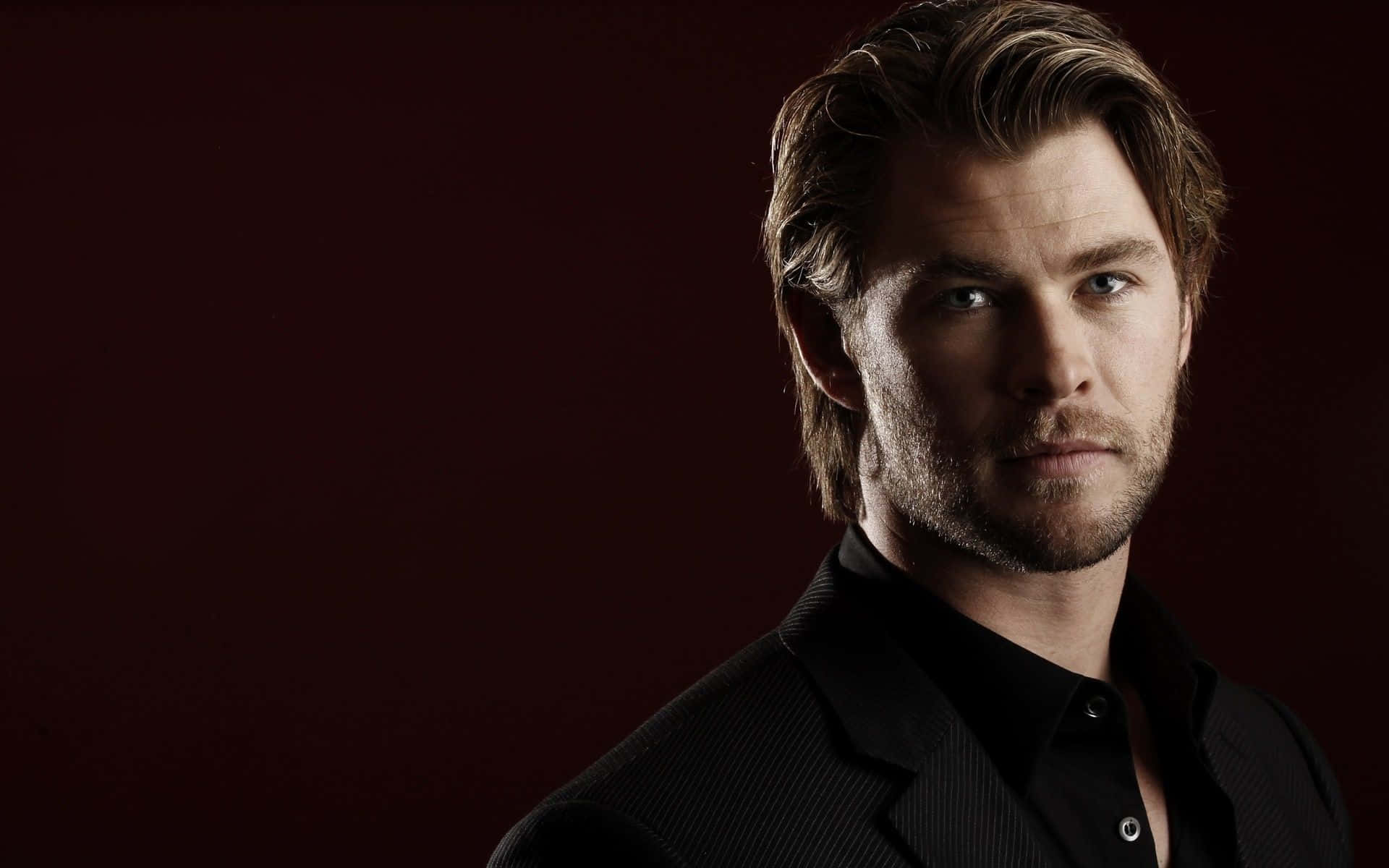 White Man Australian Chris Hemsworth Wallpaper