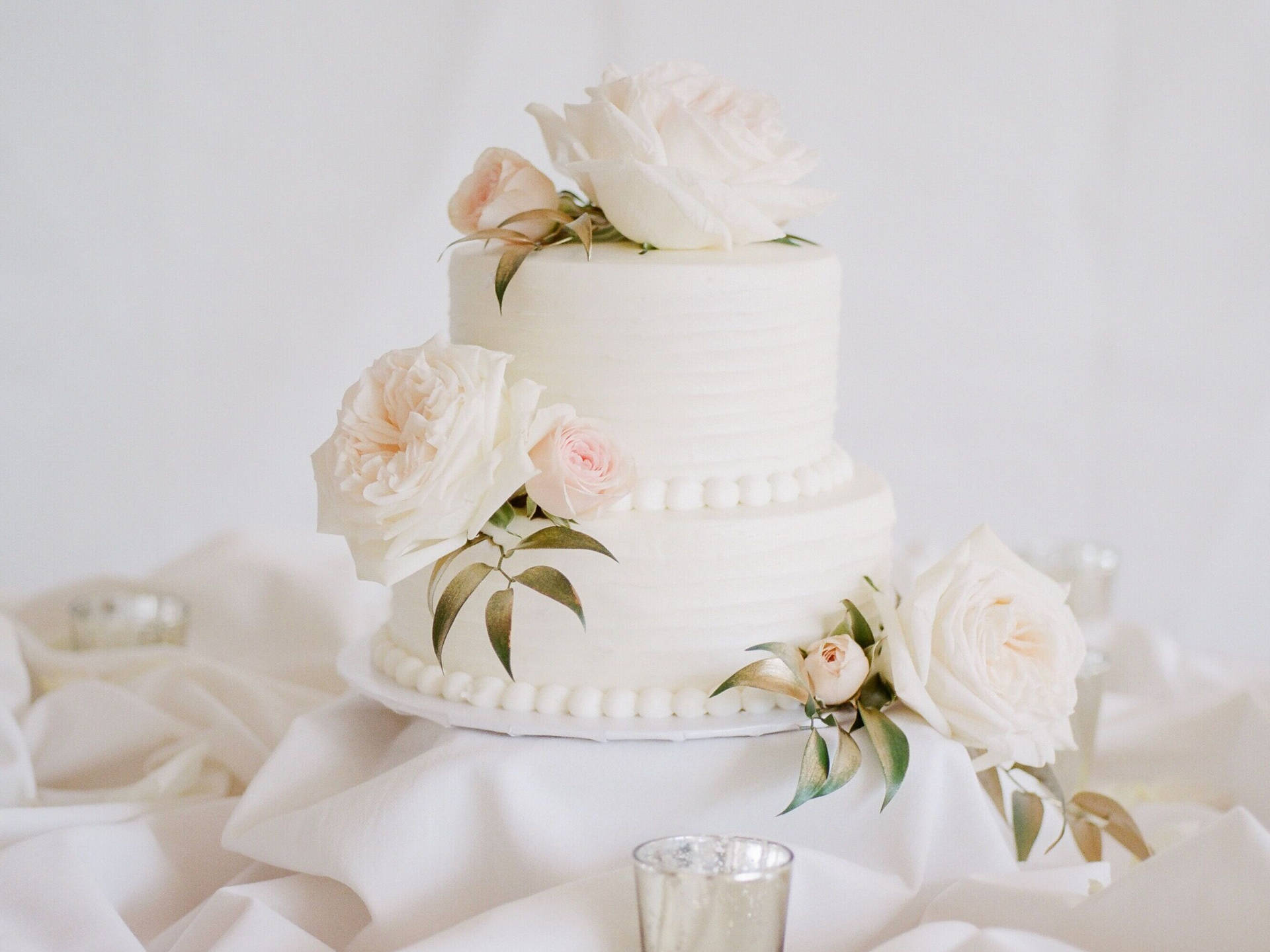 White Pink Roses Wedding Cake Wallpaper