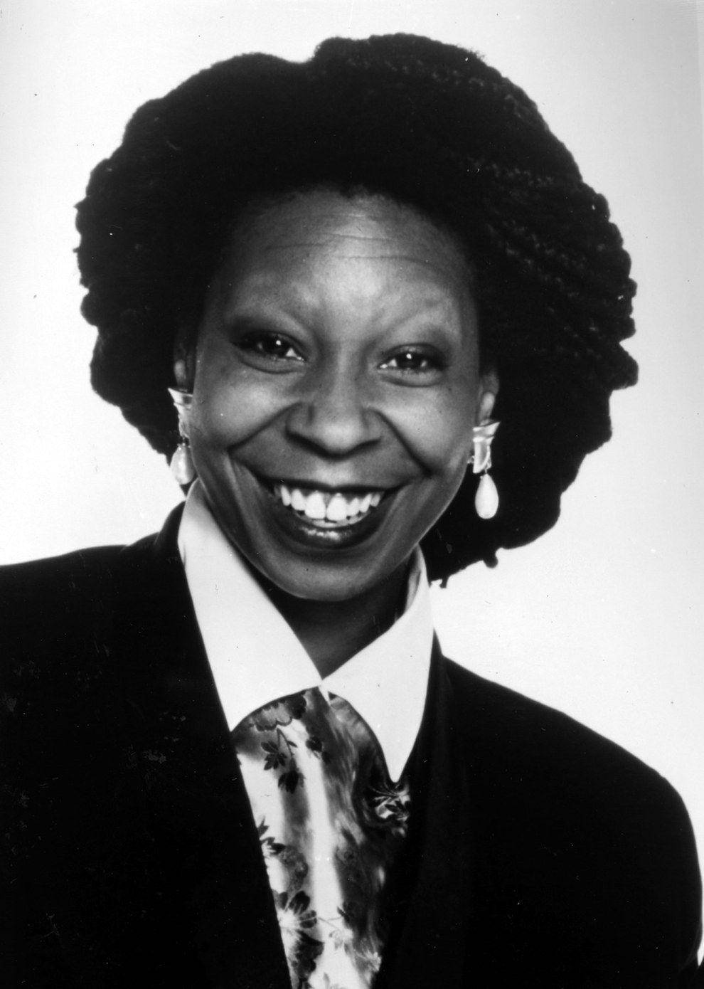 Whoopi Goldberg - A Monochrome Masterpiece Wallpaper