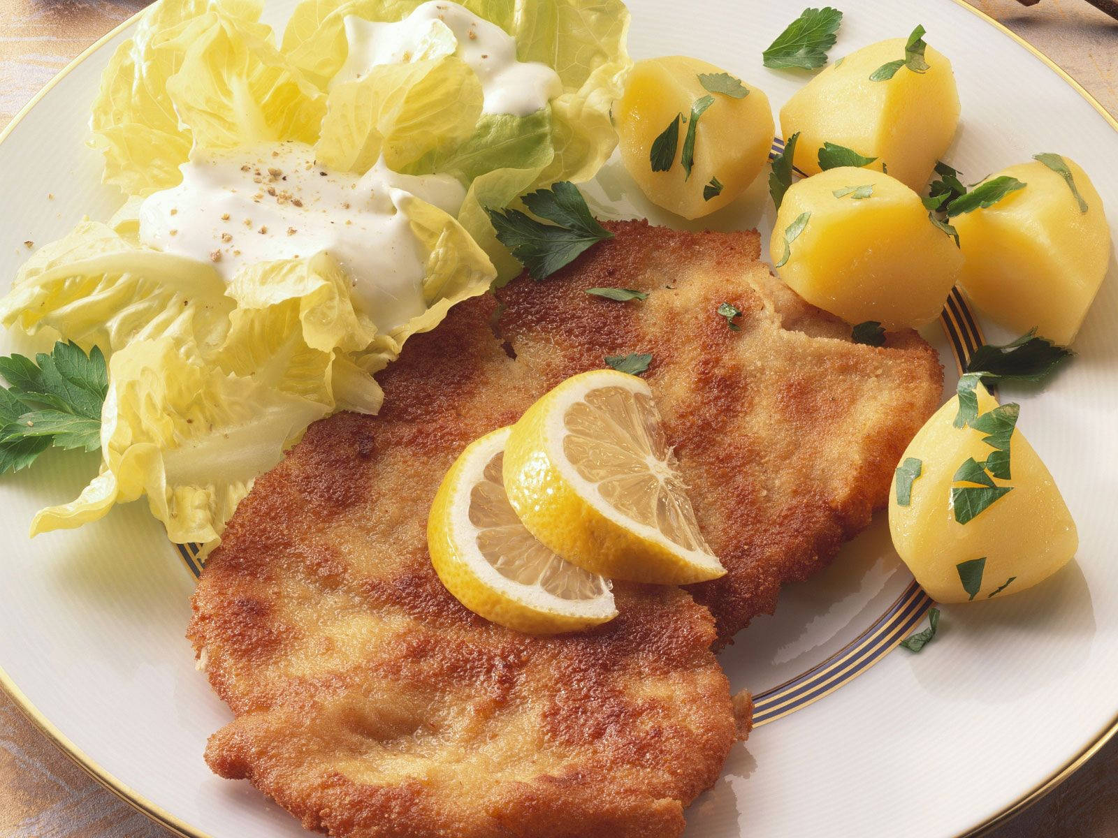 Wiener Schnitzel With Green Salad Wallpaper