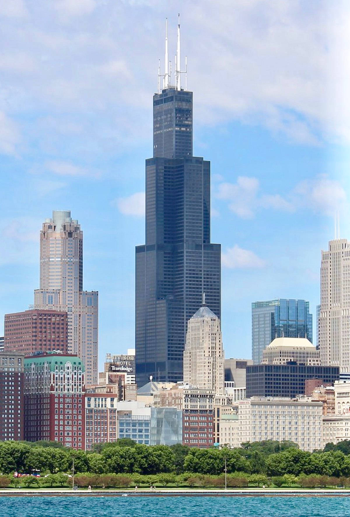 Willis Tower And 311 South Wacker Parking - Parkabm Wallpaper