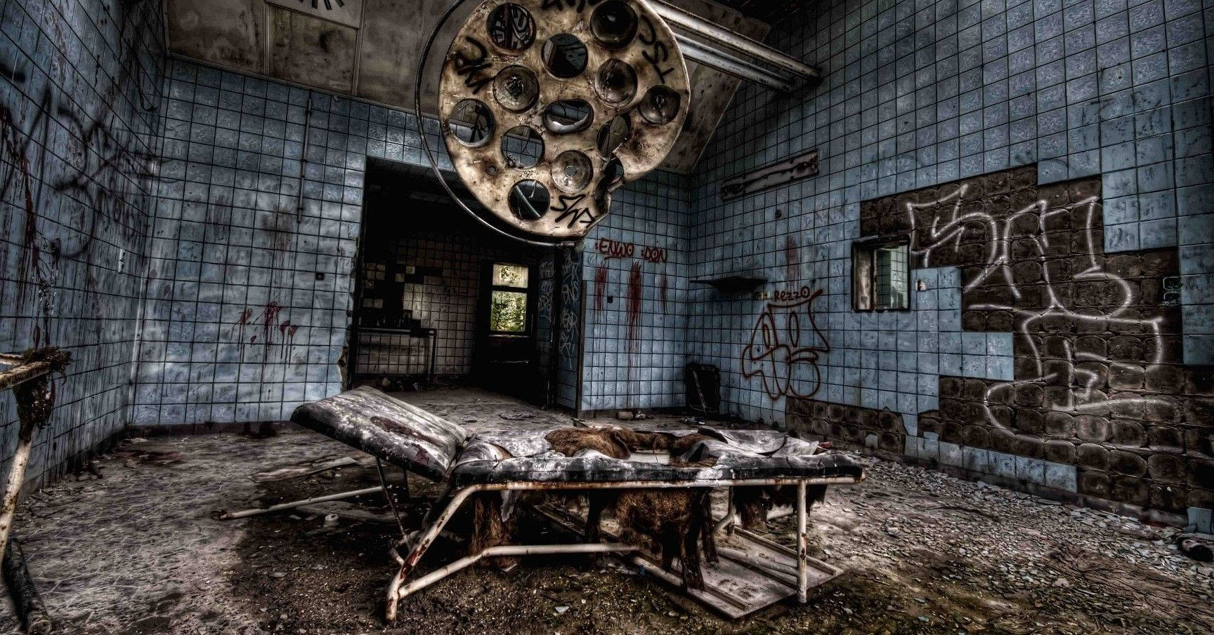 Withered Reflection Of Time - An Abandoned Hospital Facility In Chernobyl Wallpaper