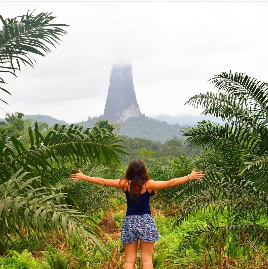 Woman In Sao Tome And Principe Wallpaper