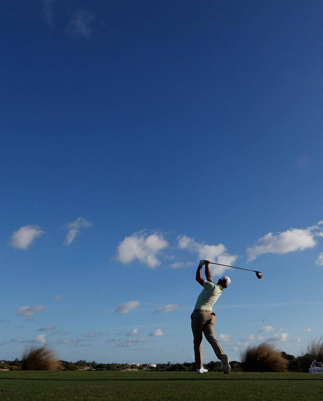 Xander Schauffele Perfect Swinging Form Wallpaper