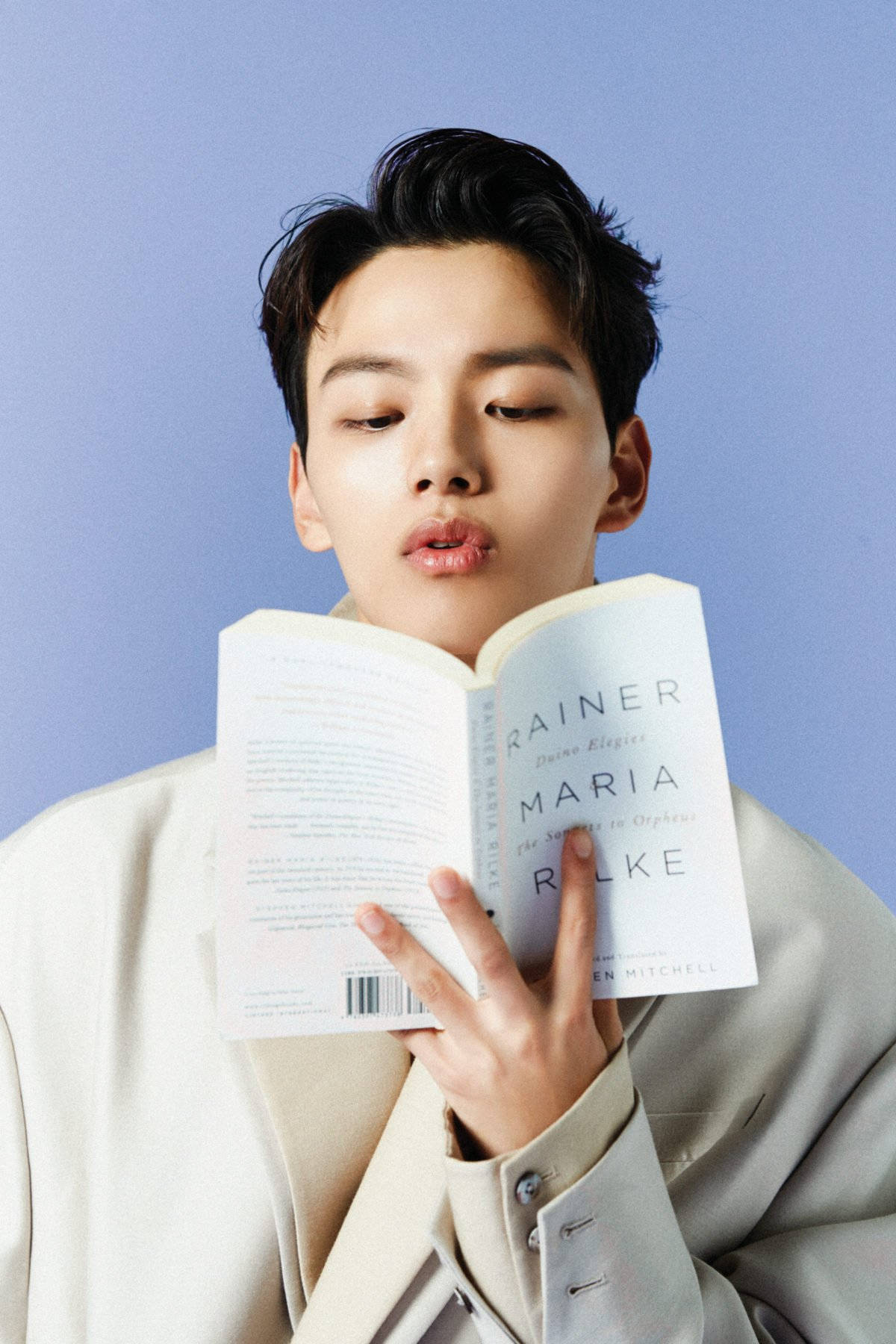 Yeo Jin Goo With Book Wallpaper