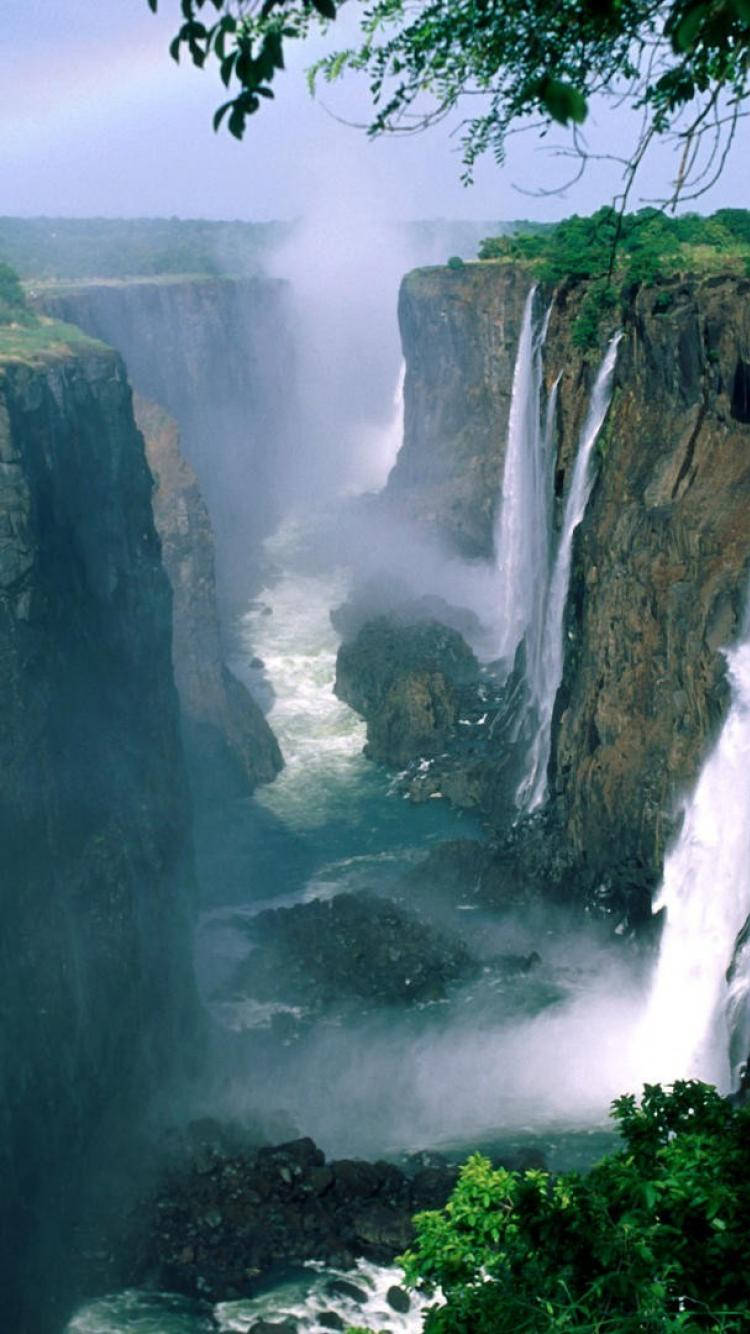 Zimbabwe's Famous Waterfal Wallpaper