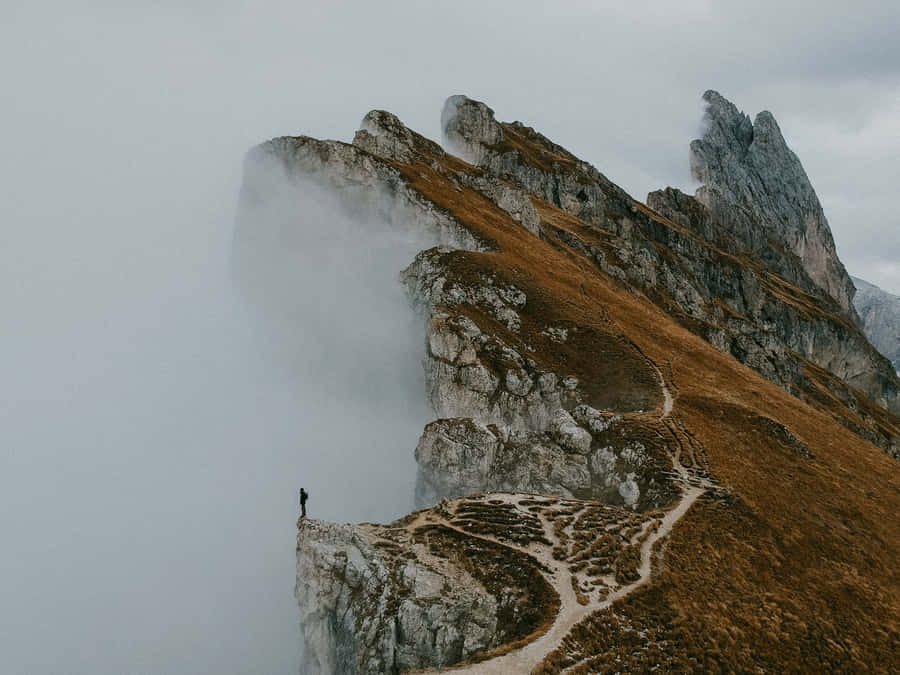 A Breathtaking View Of A Beautiful Mountain Landscape Wallpaper