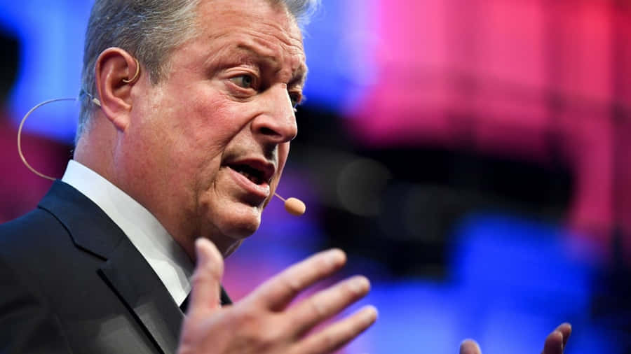 Al Gore Delivering An Engaging Talk Wallpaper