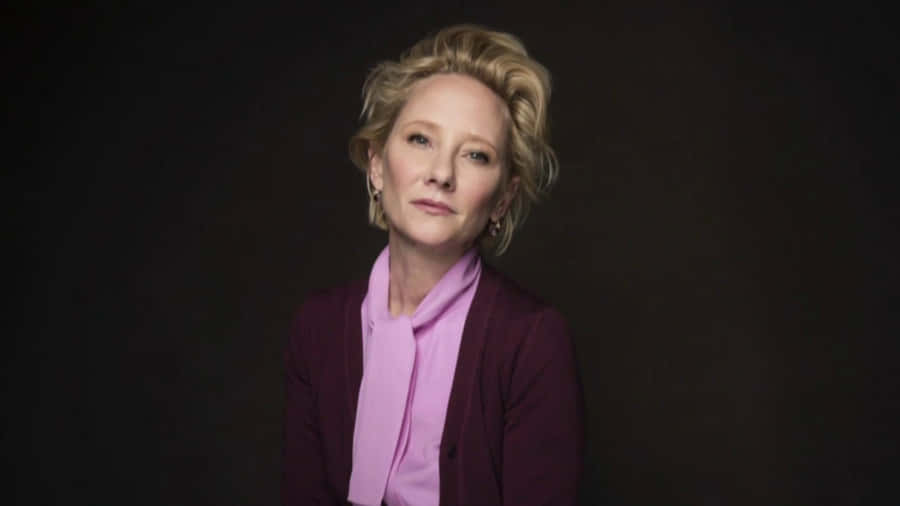 Anne Heche In A Suit Wallpaper