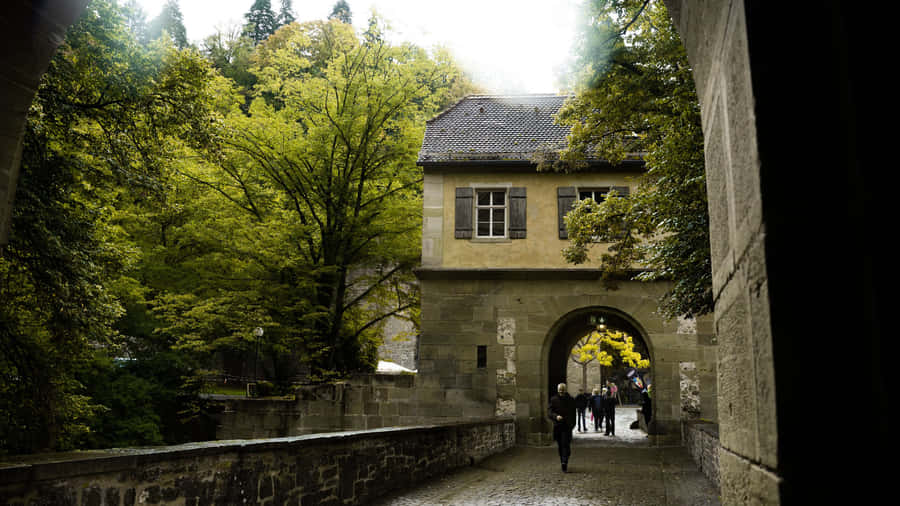 Arched Walkway In Heidelberg Castle Wallpaper