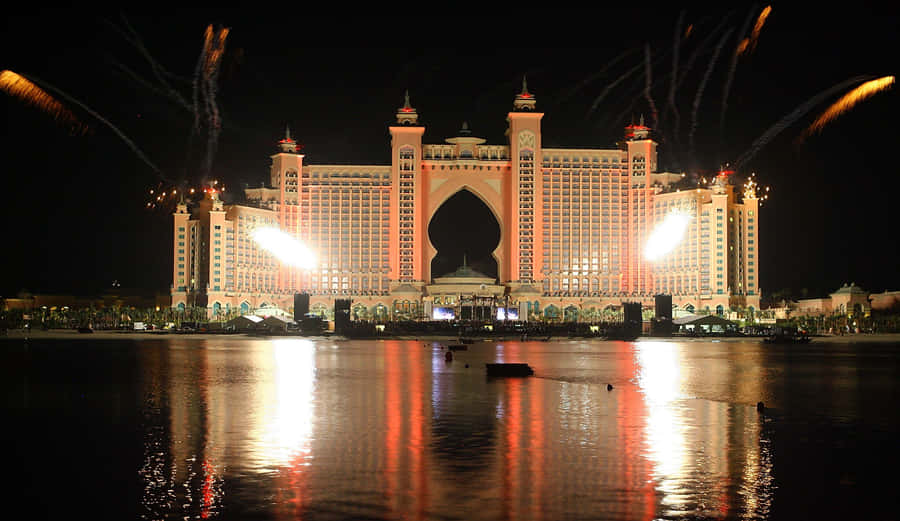 Atlantis Resort At Night Wallpaper