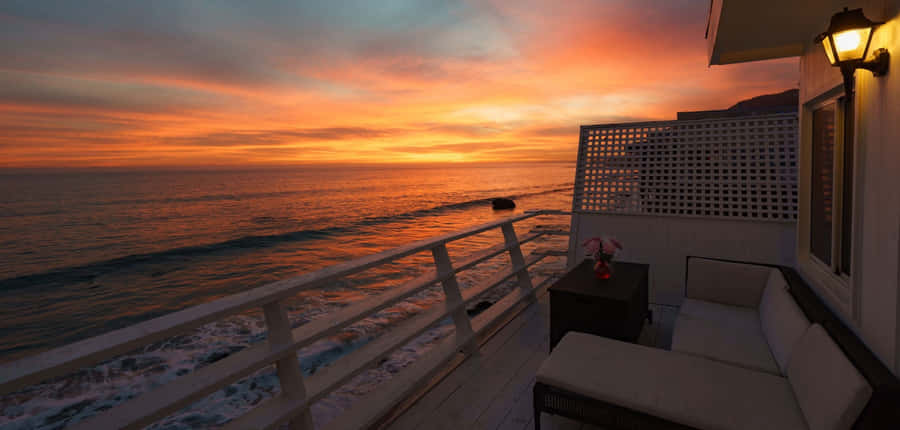 Beautiful Sunrise Over Malibu Beach Wallpaper