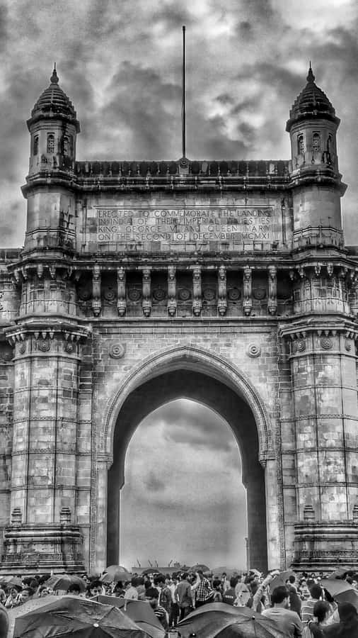 Black And White Gateway To India Wallpaper