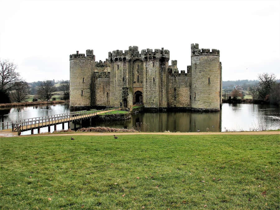 Bodiam Castle Reflective Moat Wallpaper
