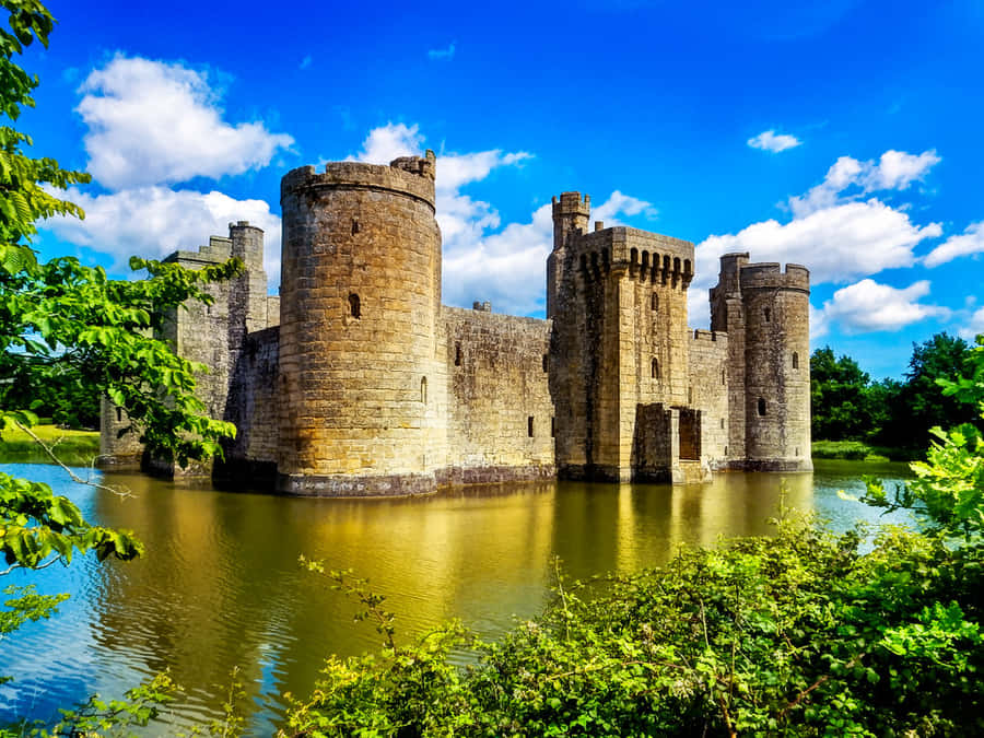 Bodiam Castle Sunny Day Wallpaper