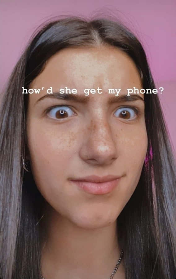 Charlie Damelio Living Her Best Life Wallpaper