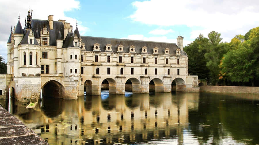 Chenonceau Hazy River Wallpaper