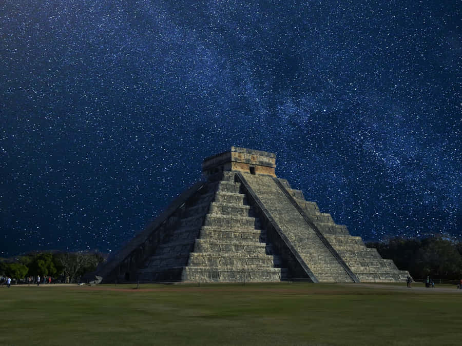 Chichen Itza Mexico Starry Night Wallpaper
