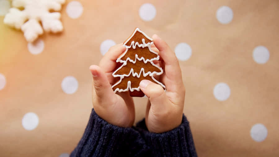 Christmas Aesthetic Computer And Christmas Cookies Wallpaper